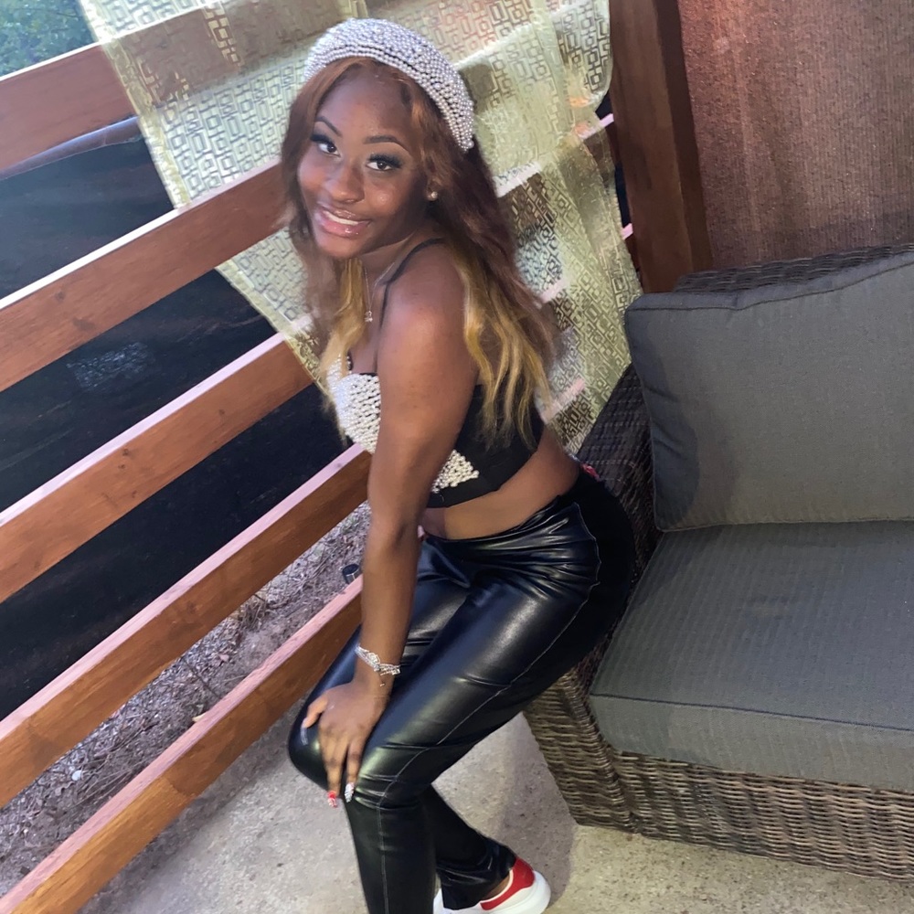 Meet your Posher, Zaria